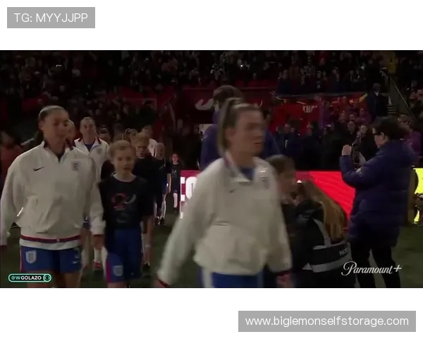 会说英文的足球明星们如何在国际舞台上展现魅力与才华